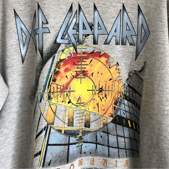 NWT Vinyl Icons Def Leppard Pyromania Gray Crewneck Sweatshirt Size Small - Picture 3 of 9